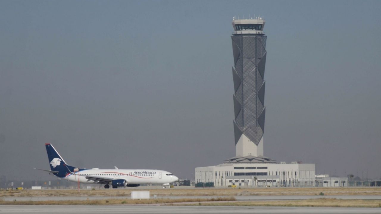 Trump revoca 13 rutas de aerolíneas mexicanas a EU y cancela vuelos combinados desde el AIFA