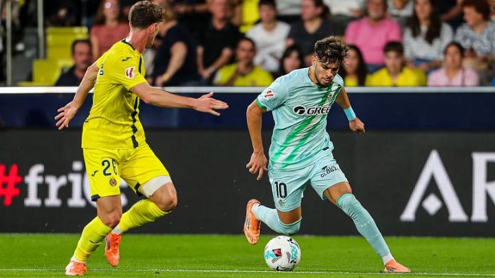 Antony rescata al Betis con un doblete al Villarreal