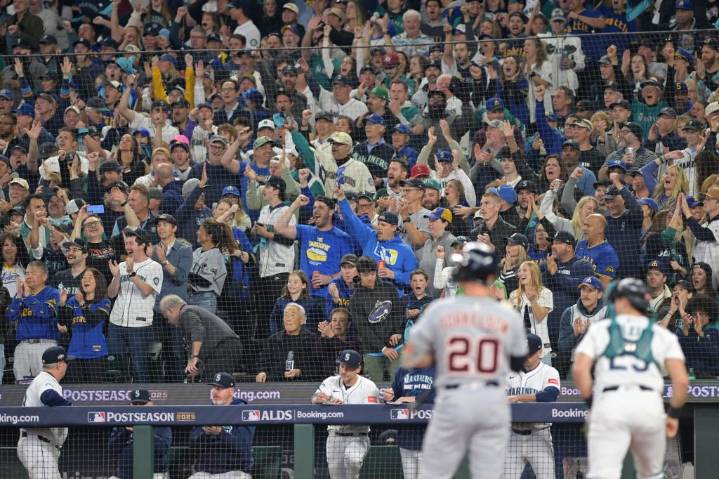Mariners fans bring the decibels, and it might’ve made a difference vs. Tigers