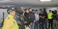 Petro destaca golpe de la Fiscalía contra red de lavado del ELN: “La justicia cojea pero llega”