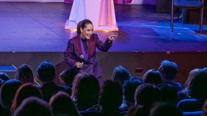 ¿Como ser Claudia Sheinbaum y hacer reír al público? Tamara Henaine nos cuenta en el camerino de "La risa mañanera"