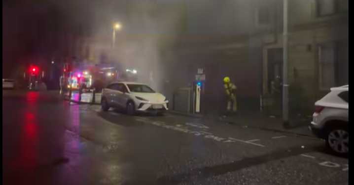 Glasgow roads shut as emergency services rush to early morning shop fire
