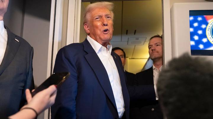 Trump says he would 'love' to meet with North Korea's Kim Jong Un, would extend Asia trip to do so