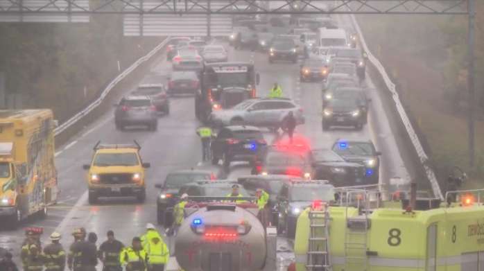 Plane crash aftermath: Left lane of 195 East in Dartmouth remains closed