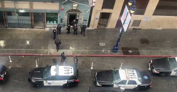 San Francisco police arrest barricaded suspect who allegedly brandished gun