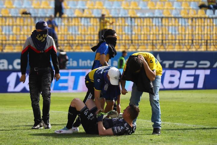 “Nos ponemos a disposición de las autoridades”: Everton critica la invasión de los hinchas a la cancha del Sausalito