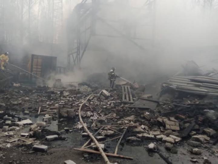 Ucrania bombardeó una refinería de petróleo y un depósito de municiones