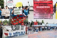 Maestros del CNTE realizan platón en el centro de Toluca