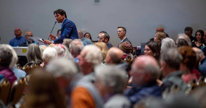 Investment firm reportedly poised to purchase company behind Santa Fe solar project