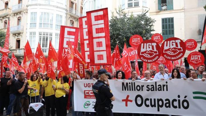VÍDEO | Los trabajadores públicos protestan en Palma por la congelación de sus sueldos