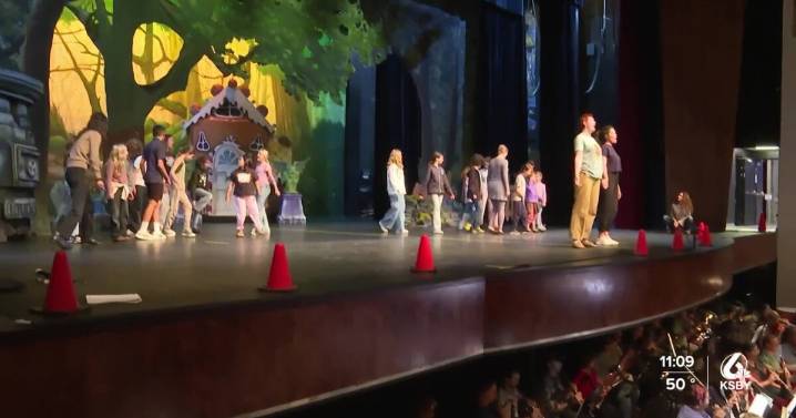 Young performers prepare for 'Hansel and Gretel' show this weekend