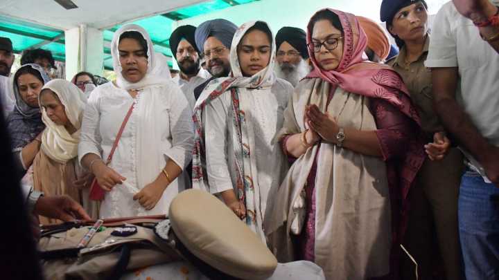 Haryana IPS officer cremated; wife hopes for fair probe into his suicide