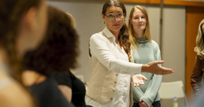 Most complaints about Ontario doctors stem from poor communication. This innovative program in Niagara is helping them learn empathy