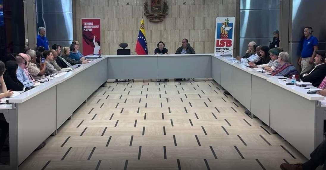 Voces femeninas se alzan contra la imposición de modelos imperiales