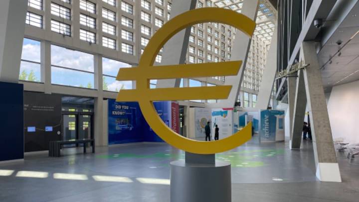 El BCE mantiene los tipos de interés en el 2% pese a la elevada incertidumbre