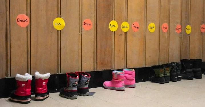 Vaccine records aren't up to date for more than half of Ottawa, Toronto students assessed: public health