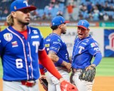 Defensa de Tiburones de La Guaira le propinó un triple play a  los Leones del Caracas (+Video)