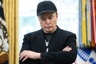 Elon Musk’s moon mission divides MAGA loyalties