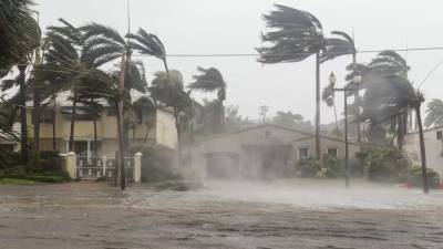 El huracán 'Melissa' toca tierra en la Isla de Jamaica, con vientos que rozan los 300 km/h