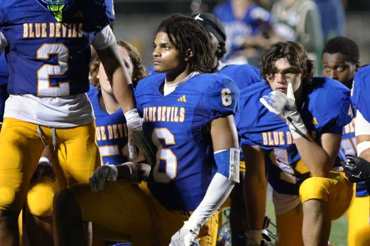 Football: Javon Brisker, Jaquan's brother, stars for Warren