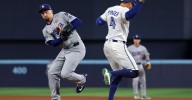 Blue Jays put on an offensive clinic to beat Dodgers in Game 1