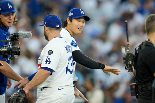Dodgers near repeat World Series trip, beat Brewers 3-1 behind Glasnow, Edman for 3