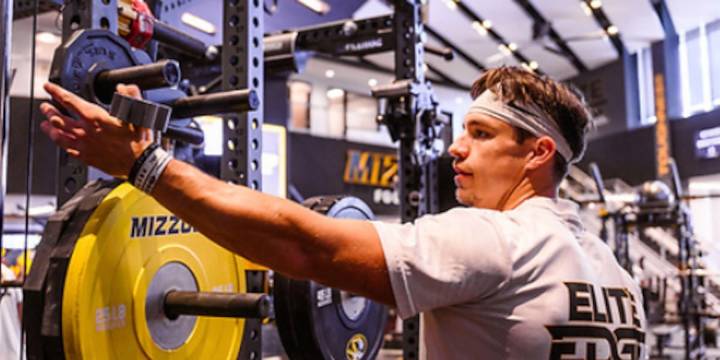 Mizzou football player beats cancer