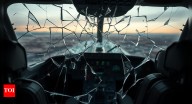 Panic at 36,000 feet: Boeing 737’s windshield cracks mid