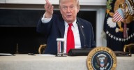 Afirma Trump que su política arancelaria sirve para “traer la paz al Mundo”