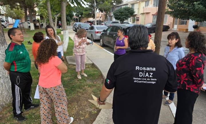 La diputada de Morena Rosana Díaz recorre colonias del 4 distrito para escuchar y atender las necesidades de la gente