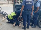 Detienen a un hombre armado con cuchillo en Roca