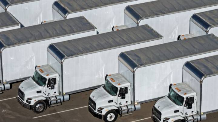 Trump dice que el arancel del 25 % sobre camiones entrará en vigor el 1 de noviembre