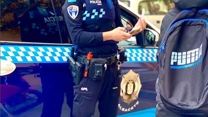 Llena de peligro: la furgoneta que pudo causar una desgracia en Albacete