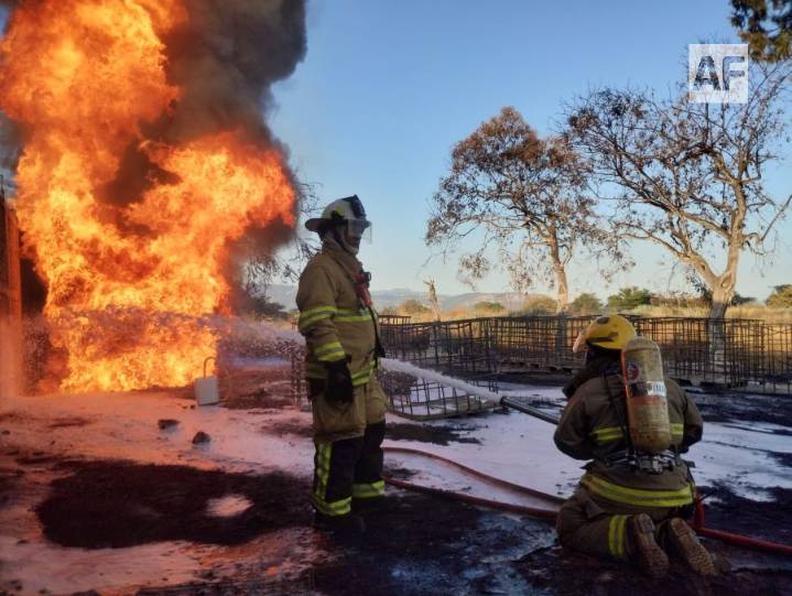 Bodega donde almacenaban combustible ardió en Tequila, Jalisco