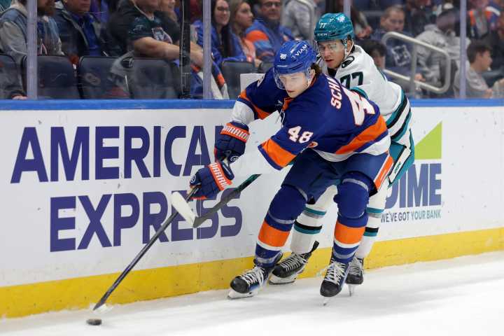 Matthew Schaefer extends point streak as Isles nip Sharks - The Rink Live | Coverage of youth, junior, high school and college hockey