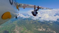 A 2.500 metros de altura: este hombre hizo la primera escalada aérea de la historia