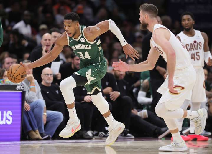 How to watch NBA free live stream today: Golden State Warriors vs. Milwaukee Bucks