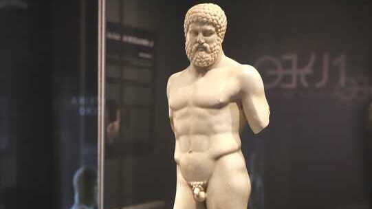 El Museo de Palacio Abacial incorpora una réplica del Hércules