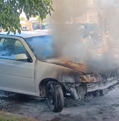 Se incendió un auto en la avenida San Martín