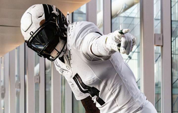 No. 8 Oregon Ducks reveal uniforms for Rutgers