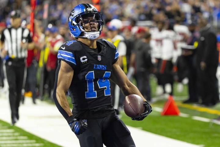 Deadspin | Jahmyr Gibbs tops 200 total yards as Lions club Buccaneers