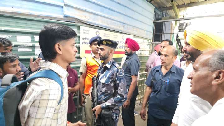 Bittu is ‘reel minister, didn’t make proper arrangements for passengers for Chhath: Pargat