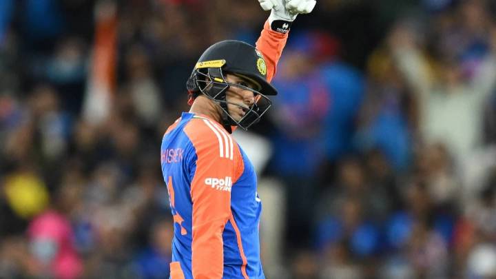 Abhishek's Reaction To Hazlewood Missing The Remaining Series Is GOLD Cricket