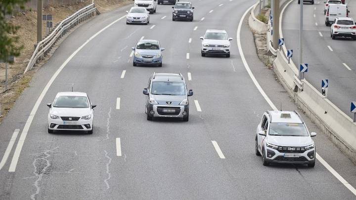 Multas de hasta 200 euros: las nuevas normas de la DGT que han entrado en vigor este año