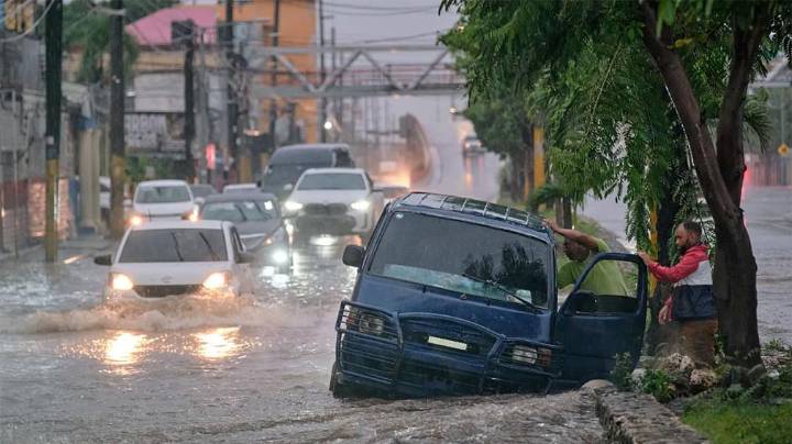 El huracán Melissa llega a su máxima intensidad y pone en alerta a Jamaica y el Caribe