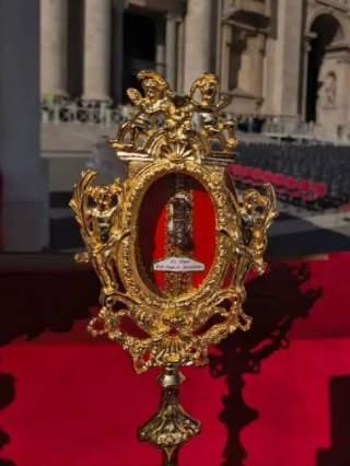 Reliquias de San José Gregorio Hernández y Santa madre Carmen Rendiles fueron veneradas en el Vaticano