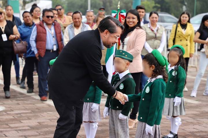 Cuautitlán Izcalli refuerza sus valores cívicos en ceremonia encabezada por el Presidente Municipal Daniel Serrano﻿