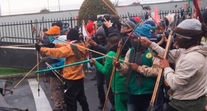 ¿Quiénes son los radicales que atacaron embajada de EE.UU. y azotan a Bogotá?