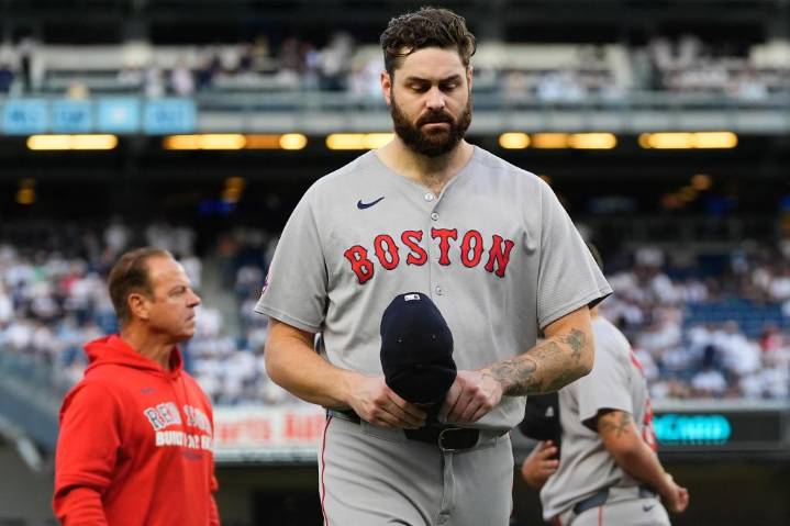 Lucas Giolito doesn’t have structural damage in elbow, but unlikely to pitch in postseason for Boston Red Sox