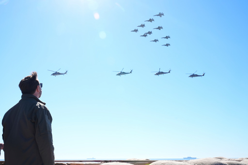 Newsom critica exhibición militar del gobierno federal en California; dice que es riesgosa
